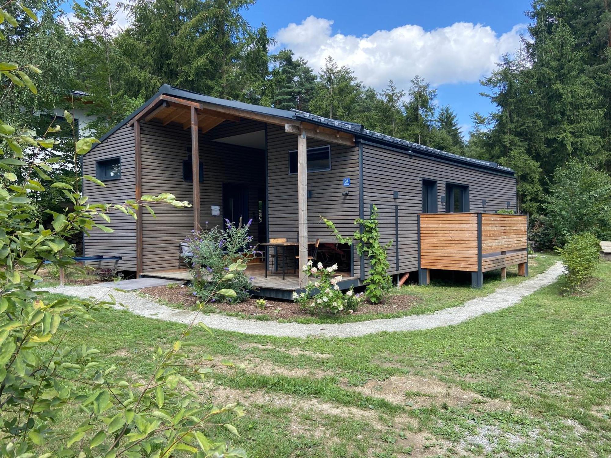 Modernes Tinyhouse Trailer Cabins Am Waldrand - Mit Seezugang Егинг Екстериор снимка