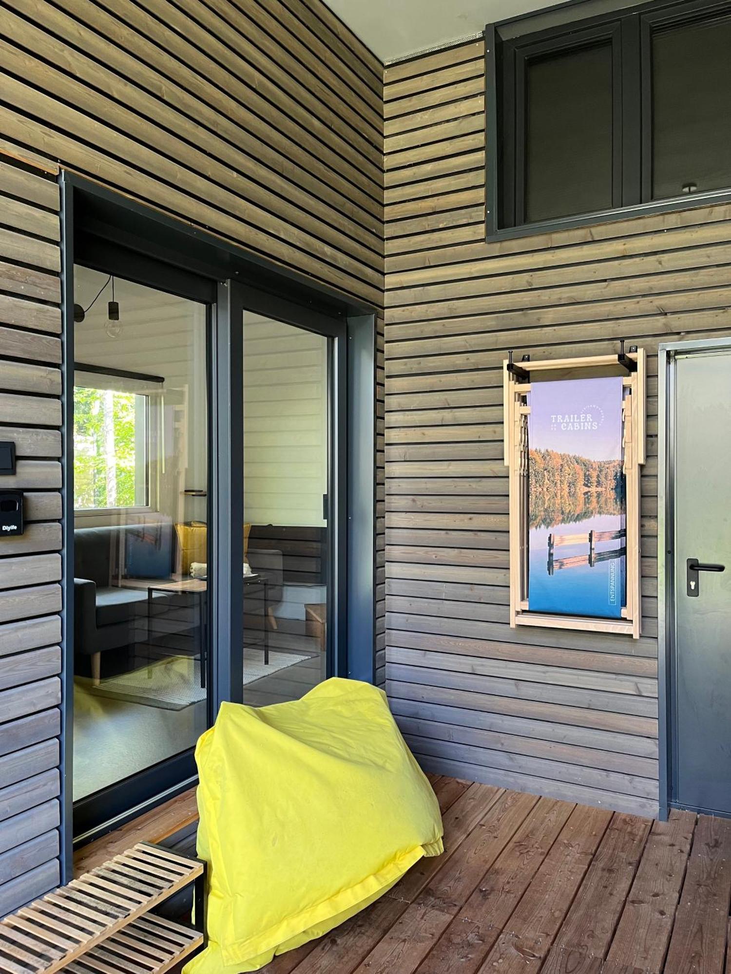 Modernes Tinyhouse Trailer Cabins Am Waldrand - Mit Seezugang Егинг Екстериор снимка